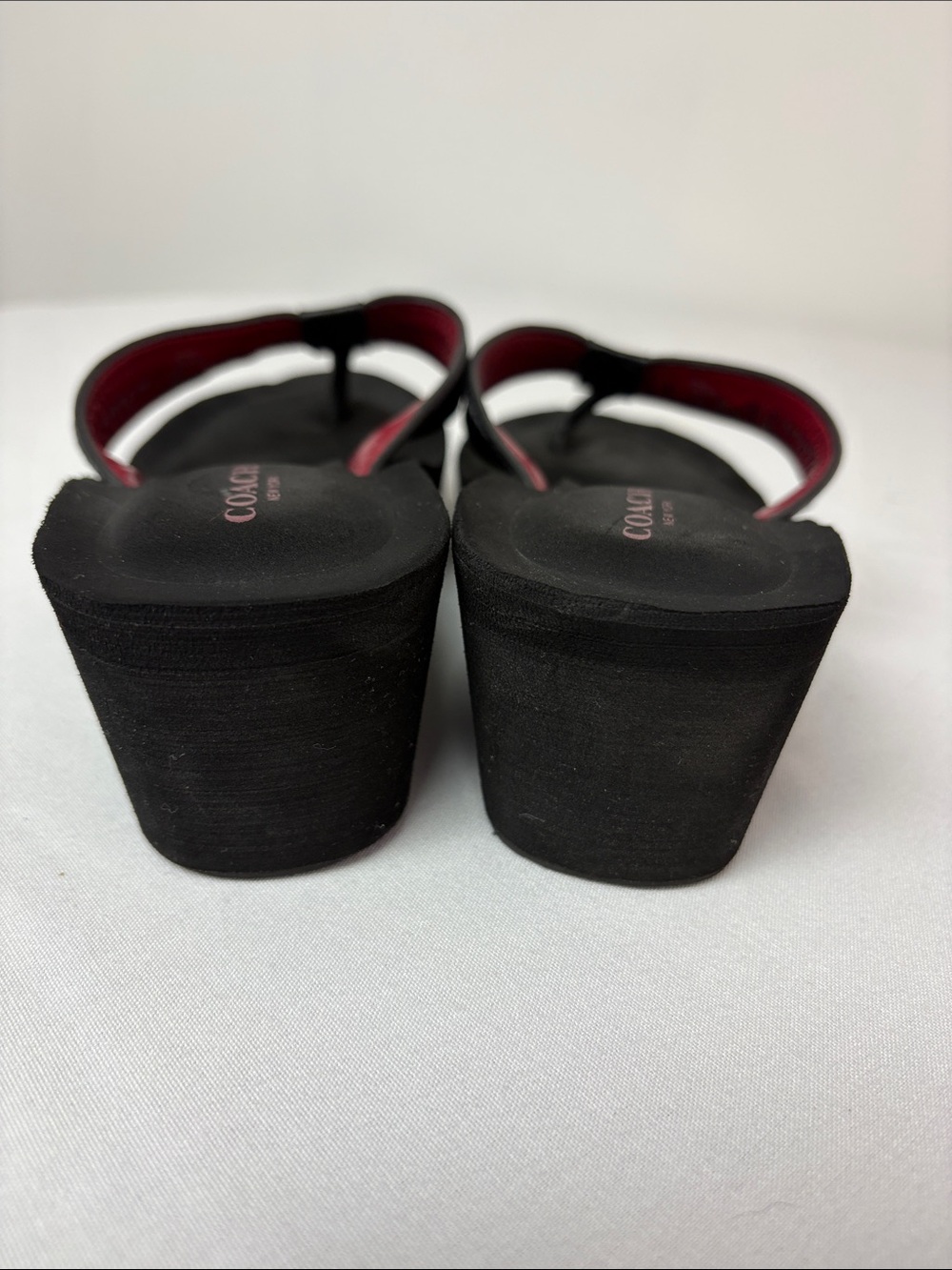 Coach Jolen Signature Black Flip Flop Sandals Gold Logo Women’s Size 9 - Picture 3 of 7